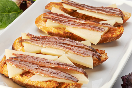 Anchoas del Cantábrico con Queso Idiazabal Arroyabe